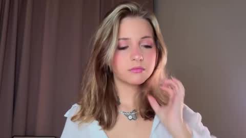 Lina  online show from 04.16.26