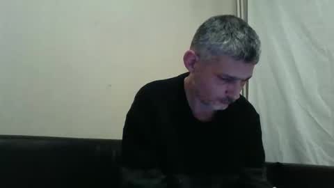 Snapshot of cedricodereims51 chatting on 12.16.25 cedricodereims51 online show from 12.16.25