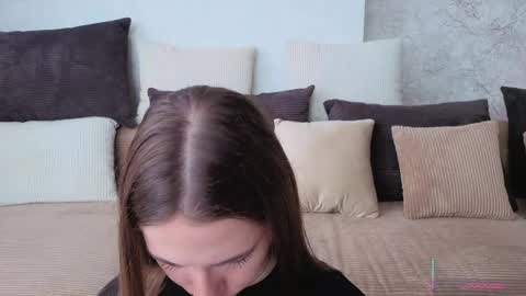 Snapshot of cel1ne_secret chatting on 05.04.26 Josie Manesi online show from 05.04.26