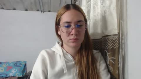 Snapshot of cele_saa chatting on 12.04.25 celeste online show from 12.04.25