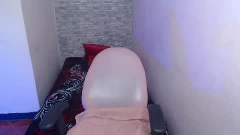 Snapshot of celeste_fioree chatting on 10.31.25 celeste_fioree online show from 10.31.25