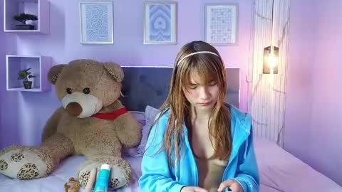 Snapshot of celeste_london chatting on 04.25.26 C E L E S T E online show from 04.25.26
