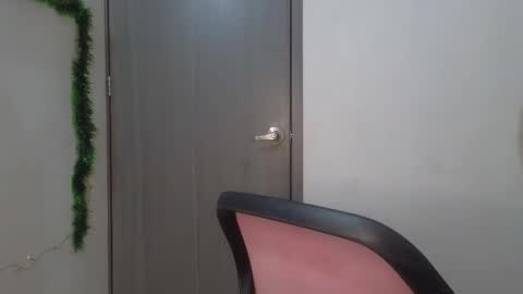 Snapshot of celeste_shinny chatting on 12.13.25 celeste_shinny online show from 12.13.25