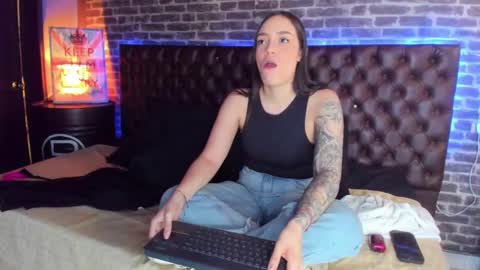 Snapshot of celeste_starsss chatting on 11.14.25 celeste_starsss online show from 11.14.25