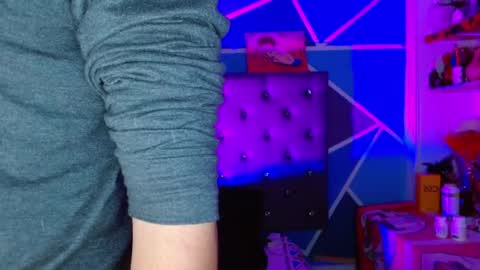 I am Valentinn online show from 01.08.26