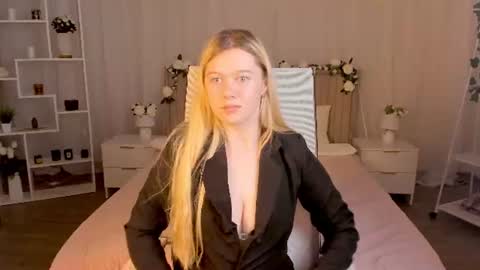 Snapshot of celestinemauriac chatting on 06.11.26 your cute kitty online show from 06.11.26