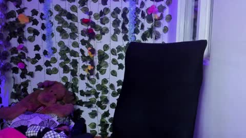 Snapshot of celestinepurple chatting on 01.08.25 Celestineeeeee online show from 01.08.25