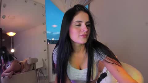 Ari online show from 10.14.25