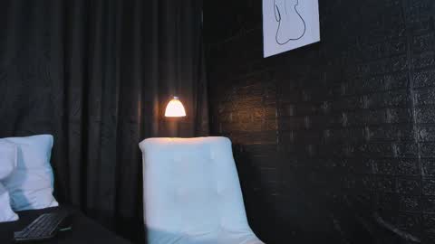 Snapshot of celinayhanck chatting on 03.11.25 CelinaYHanck online show from 03.11.25