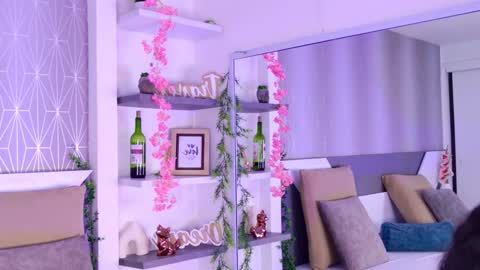 Snapshot of celine_lee chatting on 10.09.25 Celine online show from 10.09.25