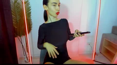 Snapshot of celine_roxelle chatting on 10.21.25 Celine Roxelle online show from 10.21.25