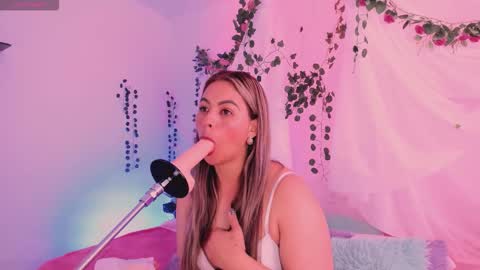 Snapshot of centaurigirls chatting on 11.08.25 Hello guys my name is Sofi and Lizzie and Vanessa online show from 11.08.25