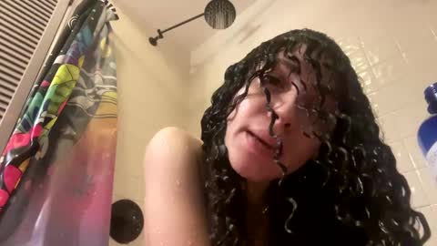 Snapshot of ceoglo chatting on 12.31.24 ceoglo online show from 12.31.24