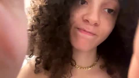 Snapshot of ceoglo chatting on 02.02.25 ceoglo online show from 02.02.25