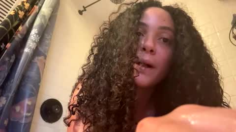 Snapshot of ceoglo chatting on 10.27.25 ceoglo online show from 10.27.25