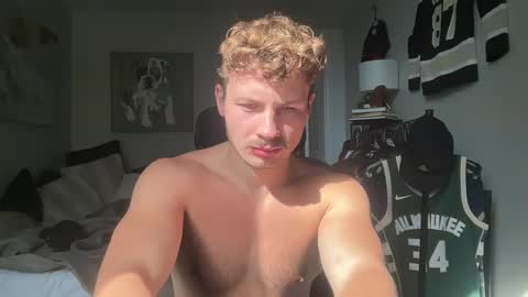 Snapshot of chadtitan chatting on 09.08.25 ChadTitan online show from 09.08.25