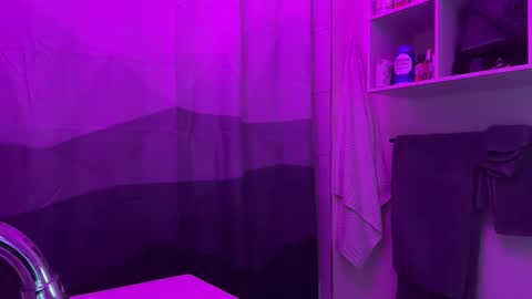 Snapshot of chadtitan chatting on 11.09.25 ChadTitan online show from 11.09.25