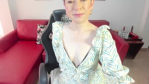 Snapshot of chanel_gold chatting on 12.09.24          online show from 12.09.24