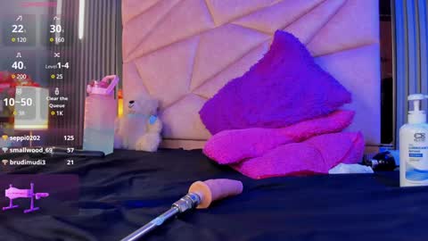 Snapshot of channel_guss chatting on 02.01.25 Channel Guss online show from 02.01.25