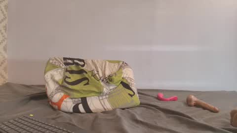 Raquel  online show from 02.22.25