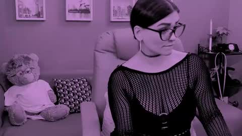Snapshot of chantallovely chatting on 04.17.26 The Queen online show from 04.17.26