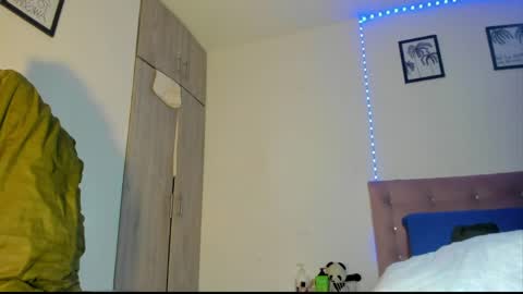 Snapshot of chantellebony chatting on 04.25.26 chantellebony online show from 04.25.26