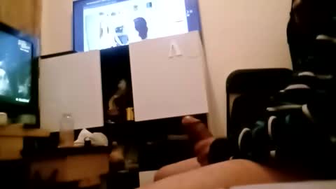 Snapshot of chapy38 chatting on 12.21.25 chapy38 online show from 12.21.25