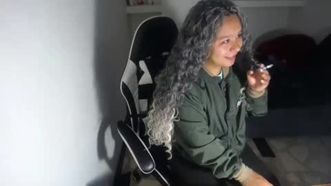 Snapshot of charis_21 chatting on 12.22.25 charis 2 online show from 12.22.25