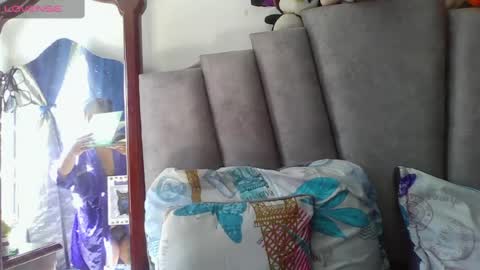 Snapshot of charis_21 chatting on 04.01.26 charis 2 online show from 04.01.26