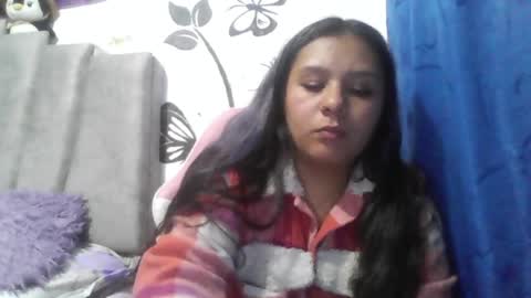 Snapshot of charis_21 chatting on 04.11.26 charis 2 online show from 04.11.26