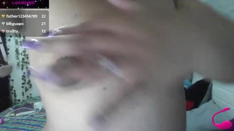 charis_bellota online show from 12.23.24