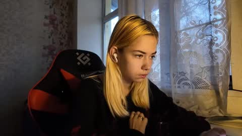 Snapshot of charleneschonert chatting on 11.18.25 Nancy online show from 11.18.25