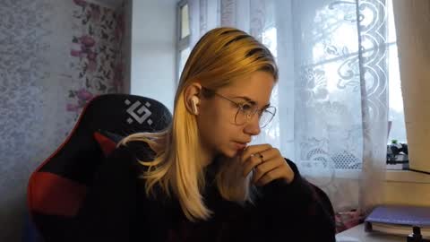 Snapshot of charleneschonert chatting on 11.19.25 Nancy online show from 11.19.25