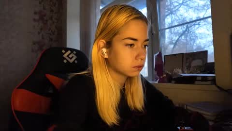 Snapshot of charleneschonert chatting on 11.29.25 Nancy online show from 11.29.25