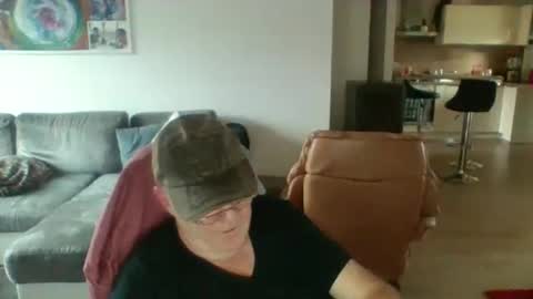 charles6064 online show from 01.12.25