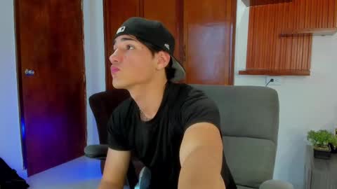 Snapshot of charley_morgan chatting on 02.07.25 charley_morgan online show from 02.07.25