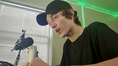 Snapshot of charlied09302 chatting on 10.28.25 char sexiness online show from 10.28.25