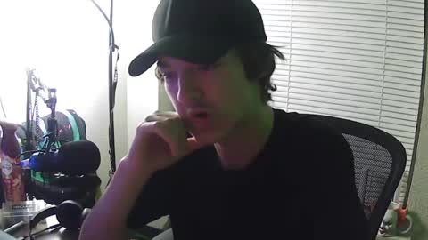 Snapshot of charlied09302 chatting on 11.13.25 char sexiness online show from 11.13.25