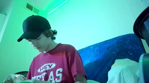 Snapshot of charlied09302 chatting on 11.19.25 char sexiness online show from 11.19.25