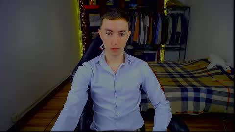 Snapshot of charlieseyer chatting on 02.11.26 carlos reyes online show from 02.11.26