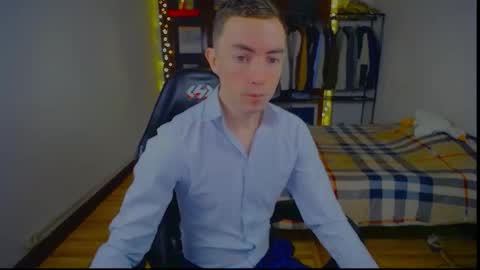 Snapshot of charlieseyer chatting on 02.12.26 carlos reyes online show from 02.12.26