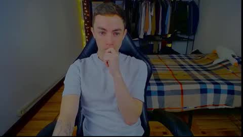 Snapshot of charlieseyer chatting on 03.04.26 carlos reyes online show from 03.04.26