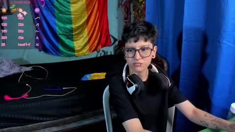 Snapshot of charlietaylorr__ chatting on 12.20.25 Charlie online show from 12.20.25