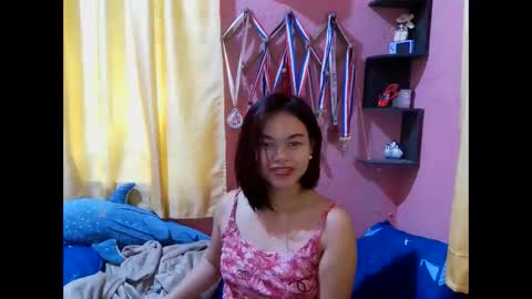 Snapshot of charlincadorna125 chatting on 04.11.26 Sweetieeche online show from 04.11.26