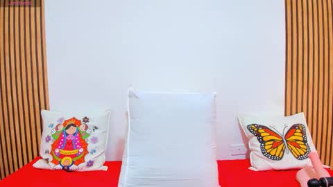 Snapshot of charlize_aniston2 chatting on 11.07.25 Charlize online show from 11.07.25