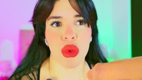 Snapshot of charlootteevans chatting on 12.21.25 Charloott Evans online show from 12.21.25