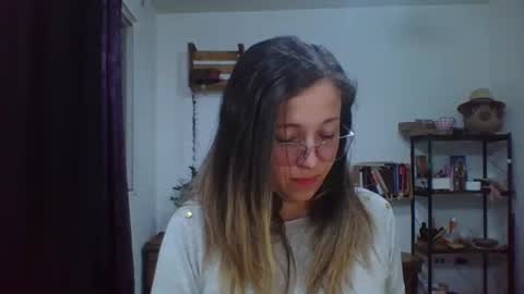 Snapshot of charlot_ponze chatting on 02.04.26 charlott online show from 02.04.26