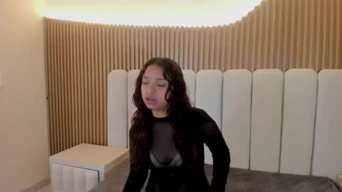 charlotaura online show from 05.12.26