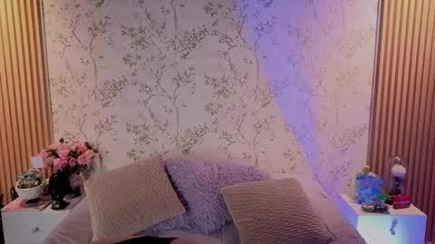 Snapshot of charlote__miller chatting on 05.27.26 You honey online show from 05.27.26