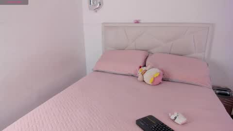    online show from 04.06.26